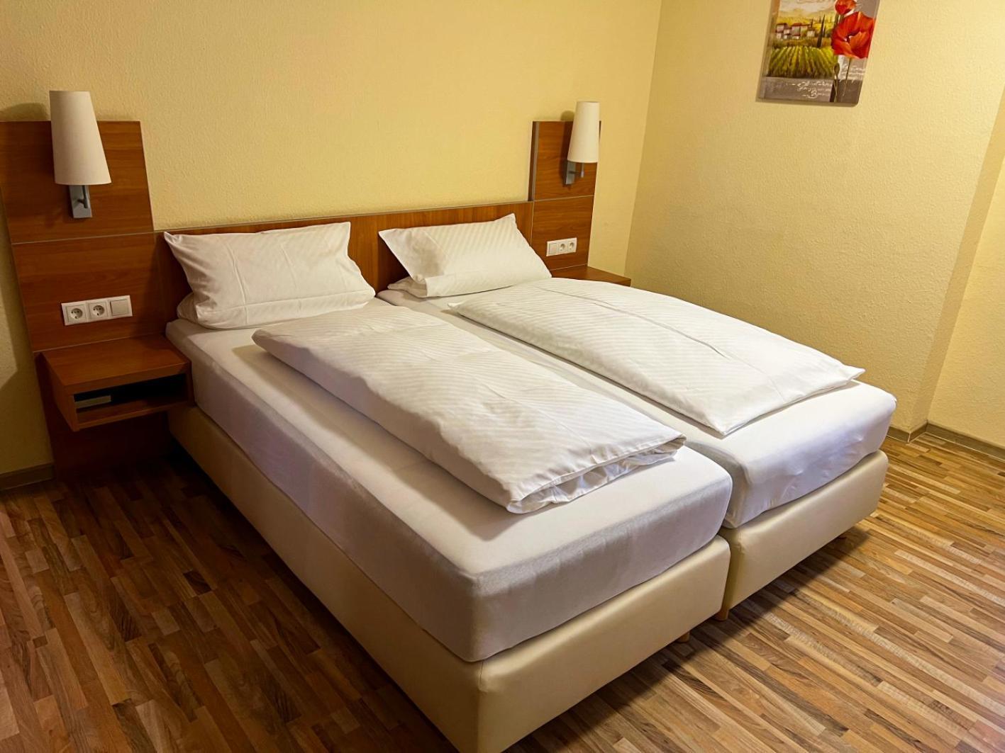 Отель Hotel-restaurant Zum Kirschbaum